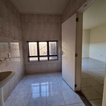 Casa em Pirassununga, bairro Jardim Itália