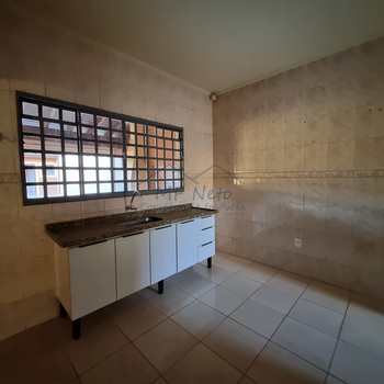 Casa em Pirassununga, bairro Jardim Itália