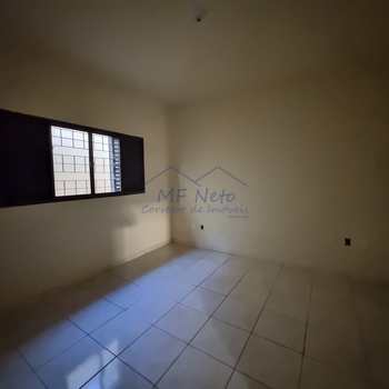Casa em Pirassununga, bairro Jardim Itália
