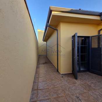 Casa em Pirassununga, bairro Jardim Itália