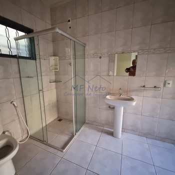 Casa em Pirassununga, bairro Jardim Itália