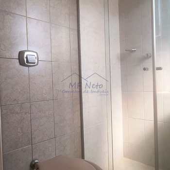 Apartamento em Pirassununga, bairro Centro