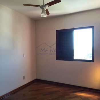 Apartamento em Pirassununga, bairro Centro