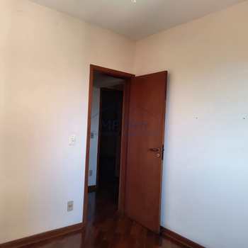Apartamento em Pirassununga, bairro Centro