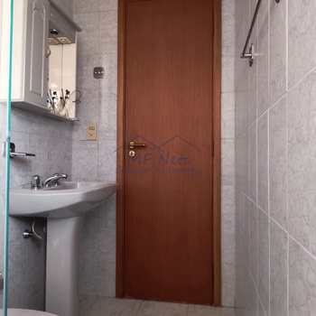 Apartamento em Pirassununga, bairro Centro