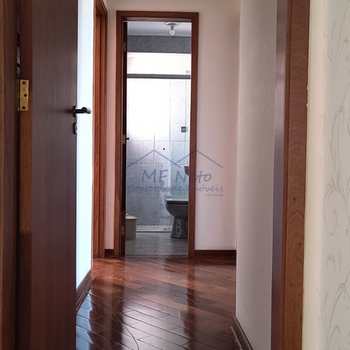 Apartamento em Pirassununga, bairro Centro
