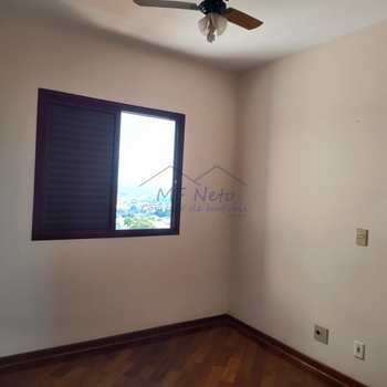 Apartamento em Pirassununga, bairro Centro