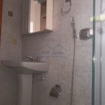 Apartamento em Pirassununga, bairro Centro