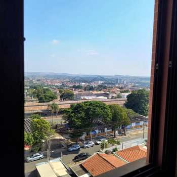 Apartamento em Pirassununga, bairro Centro