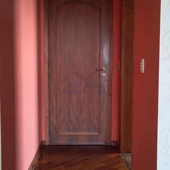 Apartamento em Pirassununga, bairro Centro