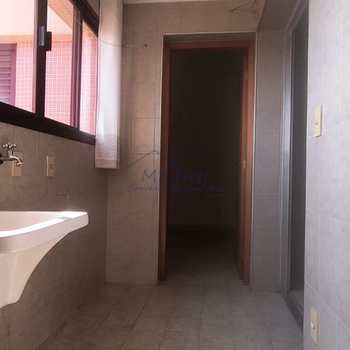 Apartamento em Pirassununga, bairro Centro