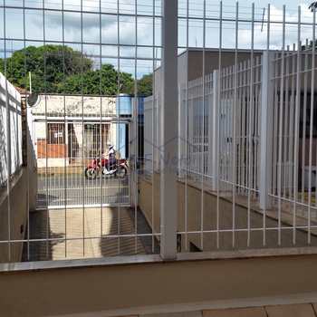 Apartamento em Pirassununga, bairro Centro