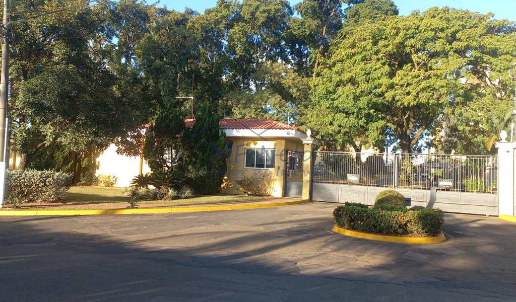 Apartamento em Pirassununga, bairro Jardim Europa