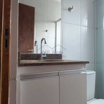 Apartamento em Pirassununga, bairro Jardim Europa