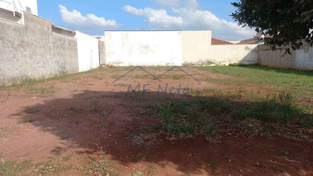 Terreno em Pirassununga, no bairro Residencial Vila Romana