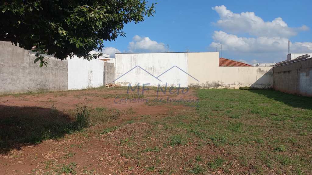 Terreno em Pirassununga, no bairro Residencial Vila Romana