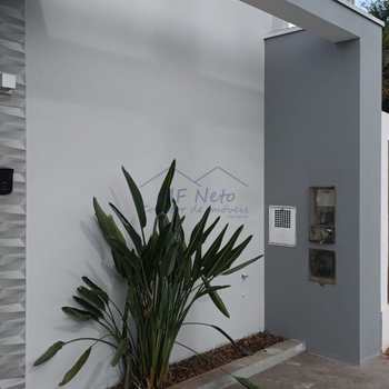 Casa em Pirassununga, bairro Vila Santa Terezinha
