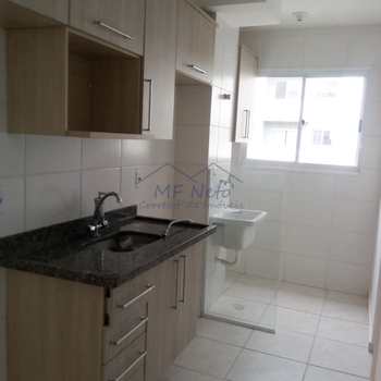 Apartamento em Pirassununga, bairro Vila Pinheiro