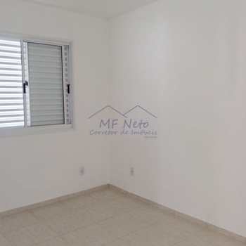 Apartamento em Pirassununga, bairro Vila Pinheiro