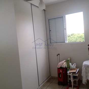 Apartamento em Pirassununga, bairro Residencial Garrovers