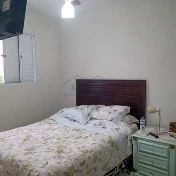 Apartamento em Pirassununga, bairro Residencial Garrovers
