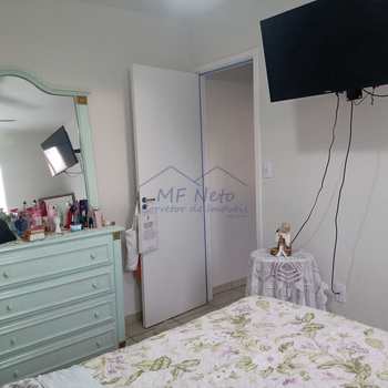 Apartamento em Pirassununga, bairro Residencial Garrovers