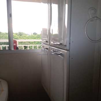 Apartamento em Pirassununga, bairro Residencial Garrovers