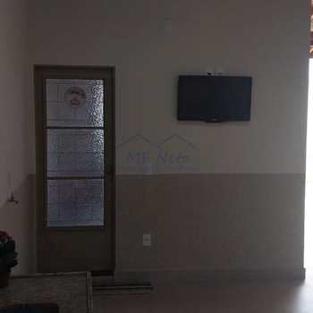Casa em Pirassununga, bairro Jardim Treviso