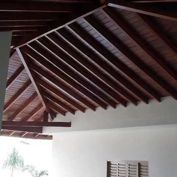 Casa em Pirassununga, bairro Jardim Treviso