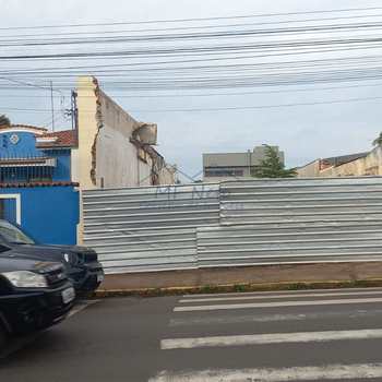 Terreno Comercial em Pirassununga, bairro Centro