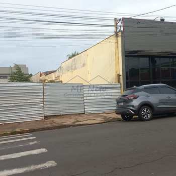 Terreno Comercial em Pirassununga, bairro Centro