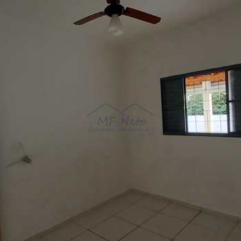 Casa em Pirassununga, bairro Jardim Redentor