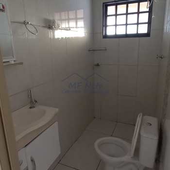 Casa em Pirassununga, bairro Jardim Redentor