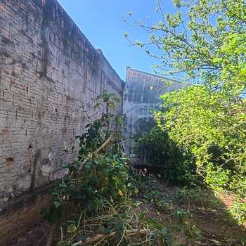 Terreno em Pirassununga, bairro Jardim do Lago