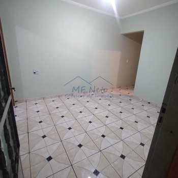 Casa em Pirassununga, bairro Jardim Primavera