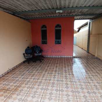 Casa em Pirassununga, bairro Jardim Primavera