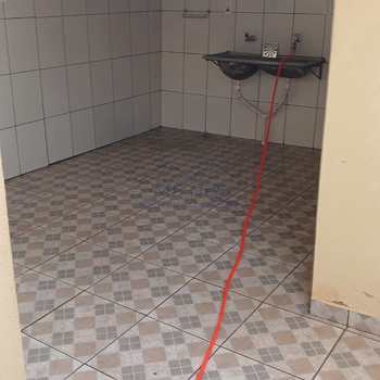 Casa em Pirassununga, bairro Jardim Primavera