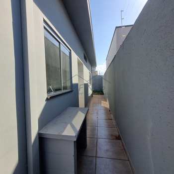 Casa em Pirassununga, bairro Terrazul Ba