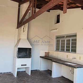 Casa em Pirassununga, bairro Jardim São Fernando