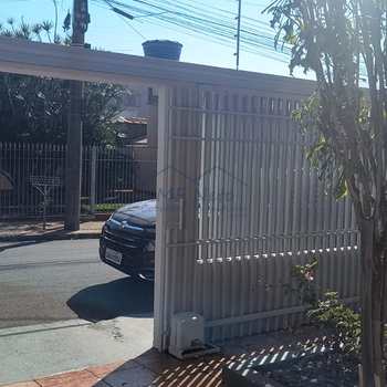 Casa em Pirassununga, bairro Jardim São Fernando