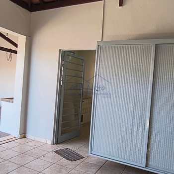 Casa em Pirassununga, bairro Jardim São Fernando