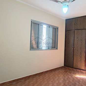 Casa em Pirassununga, bairro Jardim São Fernando