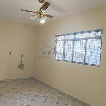 Casa em Pirassununga, bairro Jardim São Fernando