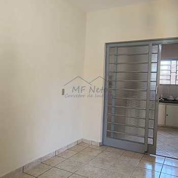 Casa em Pirassununga, bairro Jardim São Fernando