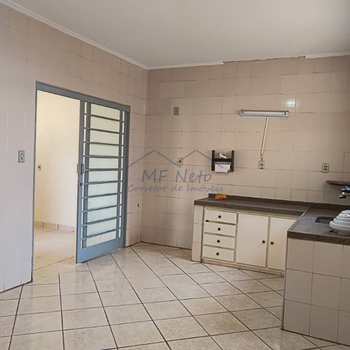 Casa em Pirassununga, bairro Jardim São Fernando