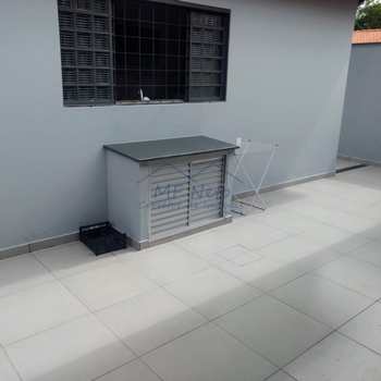 Casa em Pirassununga, bairro Jardim Verona II