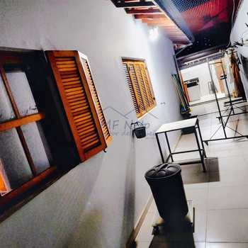 Casa em Pirassununga, bairro Jardim Verona II