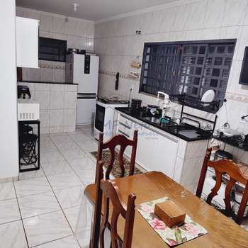 Casa em Pirassununga, bairro Jardim Verona II