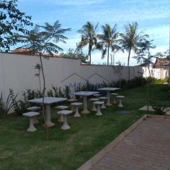 Apartamento em Pirassununga, bairro Condomínio Residencial Canto dos Pássaros