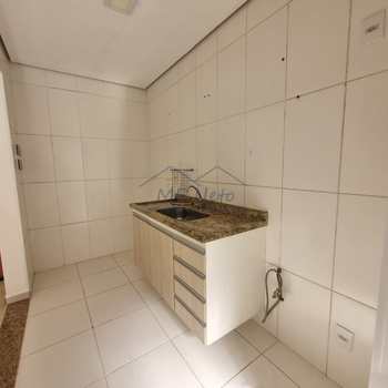 Apartamento em Pirassununga, bairro Jardim Europa